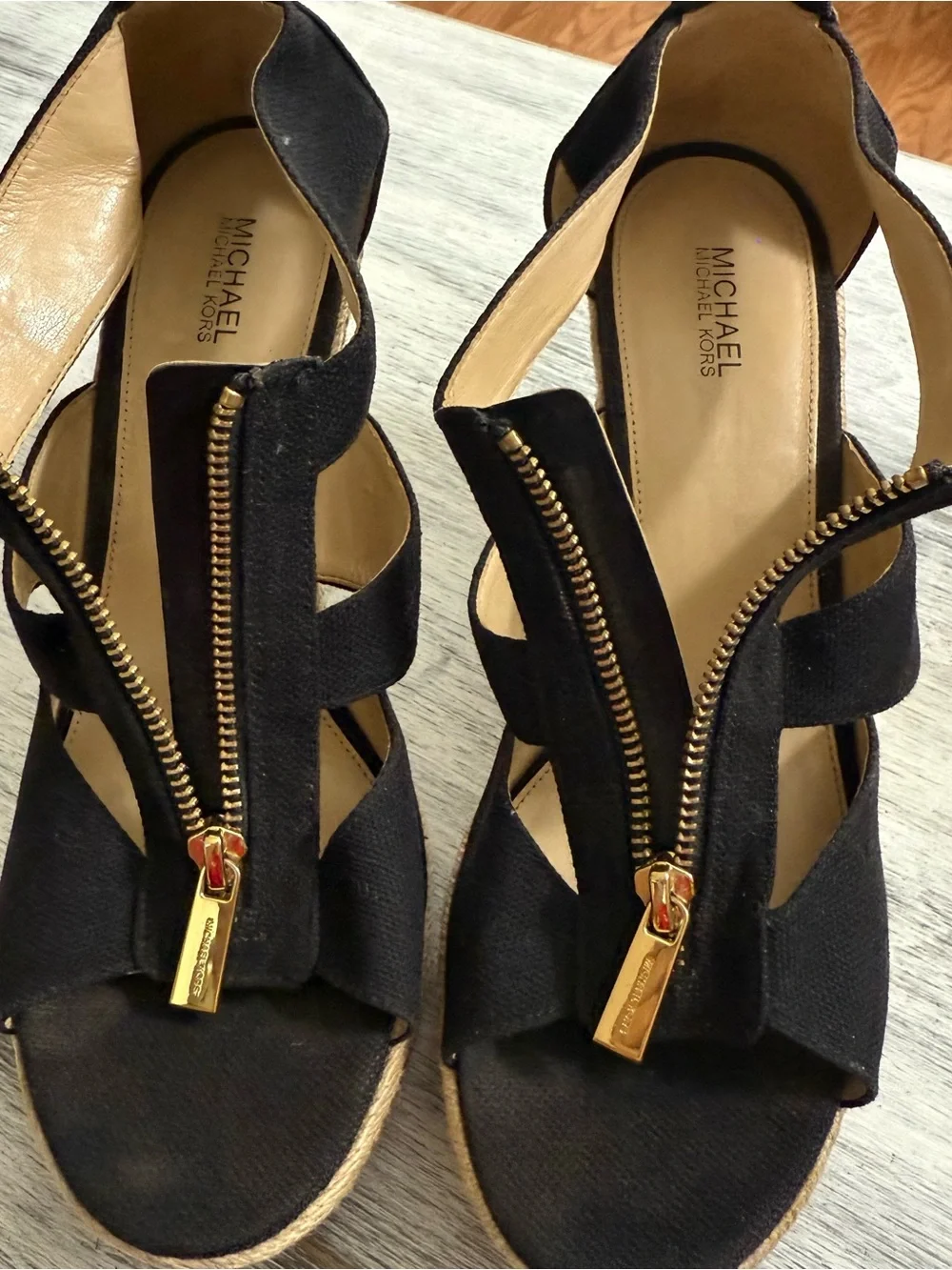 MICHAEL Michael Kors Black Platform Wedge Sandals Gold Zipper Detail size 9M
